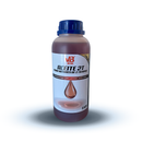 Foto de una botella de Aceite Van Beek para motores 2T de 500 mL, un lubricante de alto rendimiento para motores de dos tiempos.