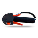 Un acelerador y interruptor de encendido/apagado Van Beek para podadora de altura instalado en una podadora de altura, utilizado para podar ramas en un jardín chileno.